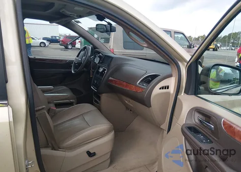 2011 Chrysler Town & Country Touring-L z USA, uszkodzony, nr VIN 2A4RR8DG2BR761182